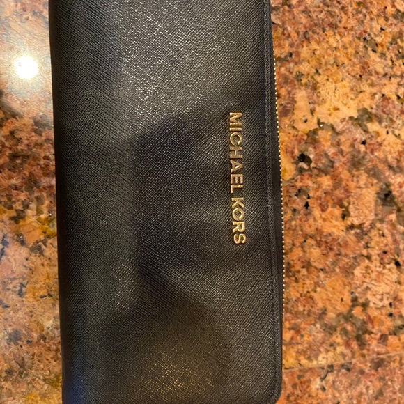 Michael Kors Walet - Picture 2 of 3